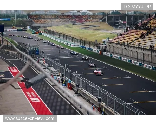 中国上海国际赛车场设施翻新，为冲刺赛周末做充分准备